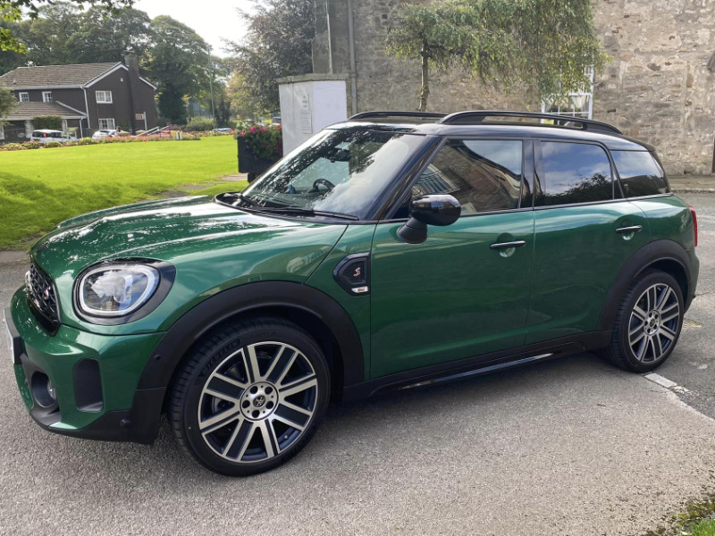 MINI Cooper S Countryman in British Racing Green