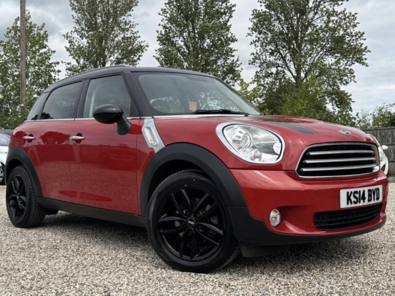 MINI Cooper Countryman R60 in Chili Pepper Red