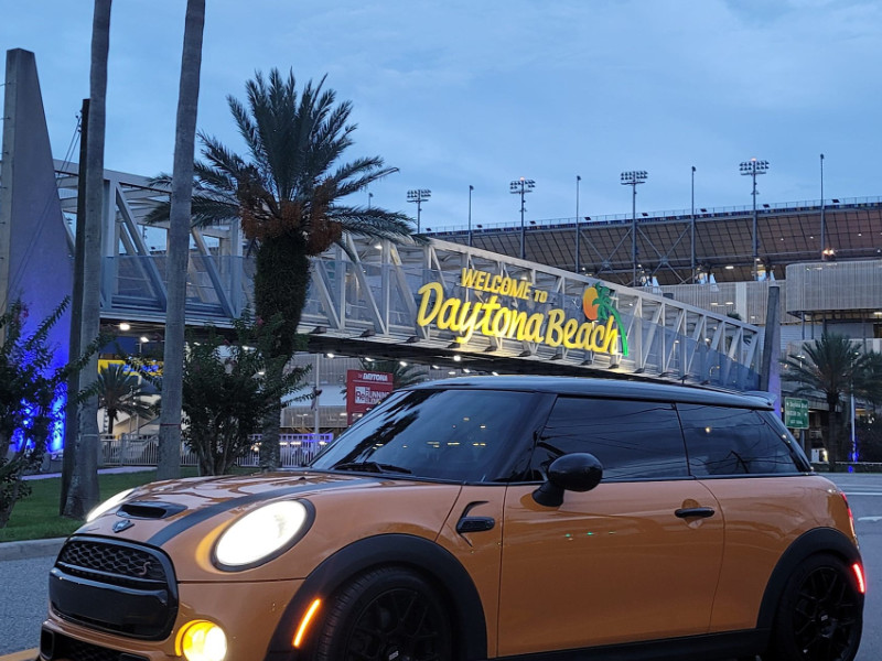MINI Cooper S 2 Door Hardtop in Volcanic Orange